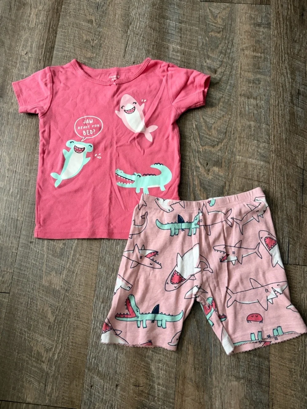 🌸 $10 SALE 🌸 Carter's Pink Shark & Crocodile Two-Piece Pajama Set